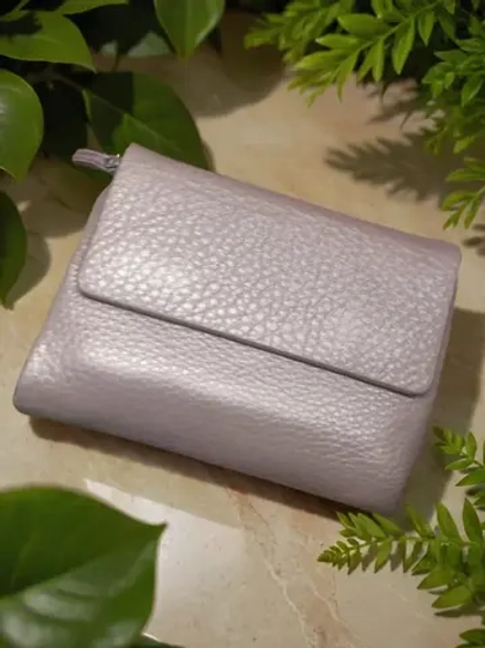 Компактный кошелек из натуральной кожи лавандовый