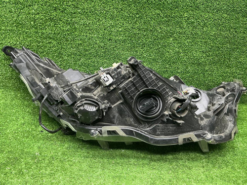 Битая Фара левая Toyota RAV4 5 XA50 (18-нв) LED