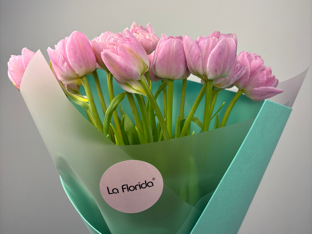 Букет из 15 махровых тюльпанов