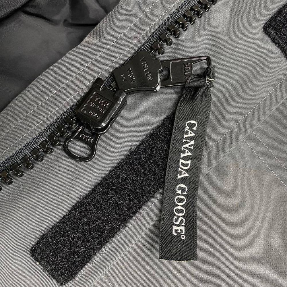 Пуховая парка Canada Goose