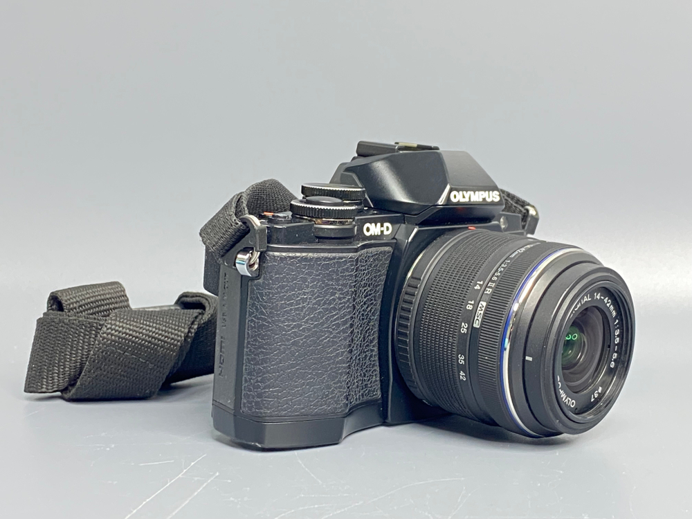 Olympus OM-D E-M10 Kit 14-42mm II R MSC