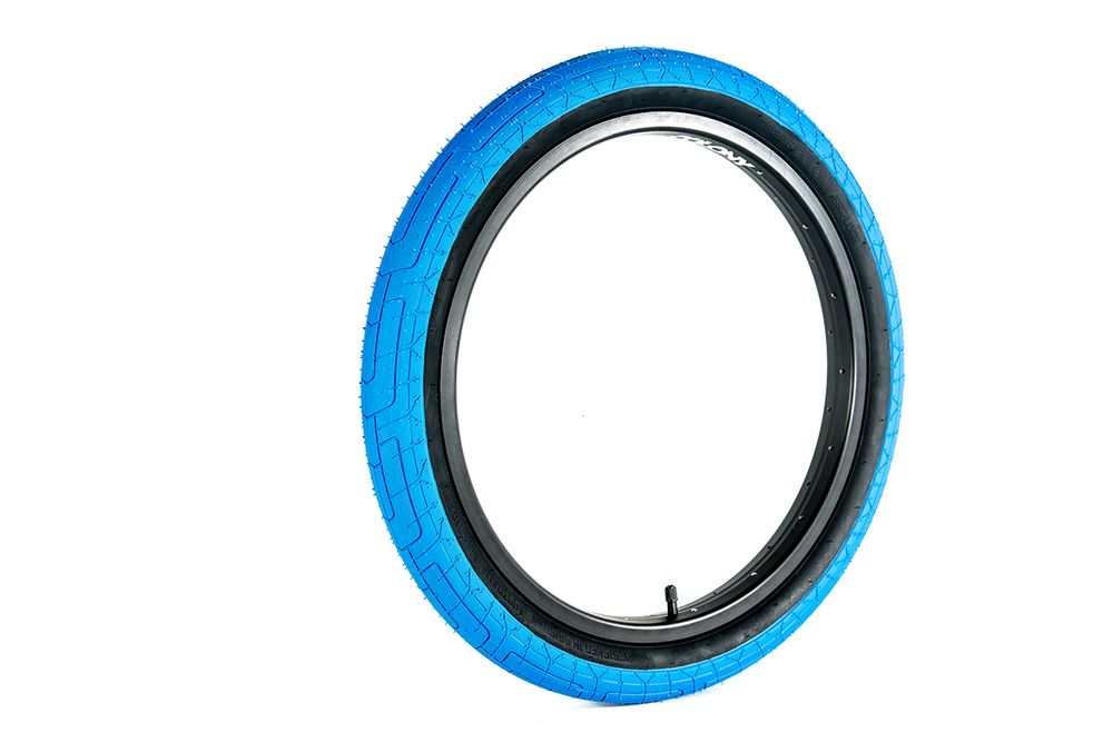 Покрышка 20&quot; Grip Lock Tyre - Steel Bead 20 x 2.35&quot; , цвет Blue Tread/Black Wall, арт. I30-110F COLONY