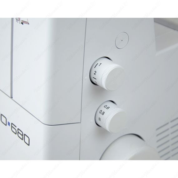 Оверлок Juki MO 680