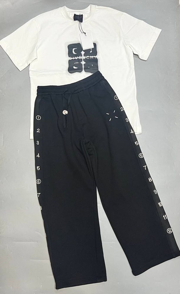Футболка Givenchy