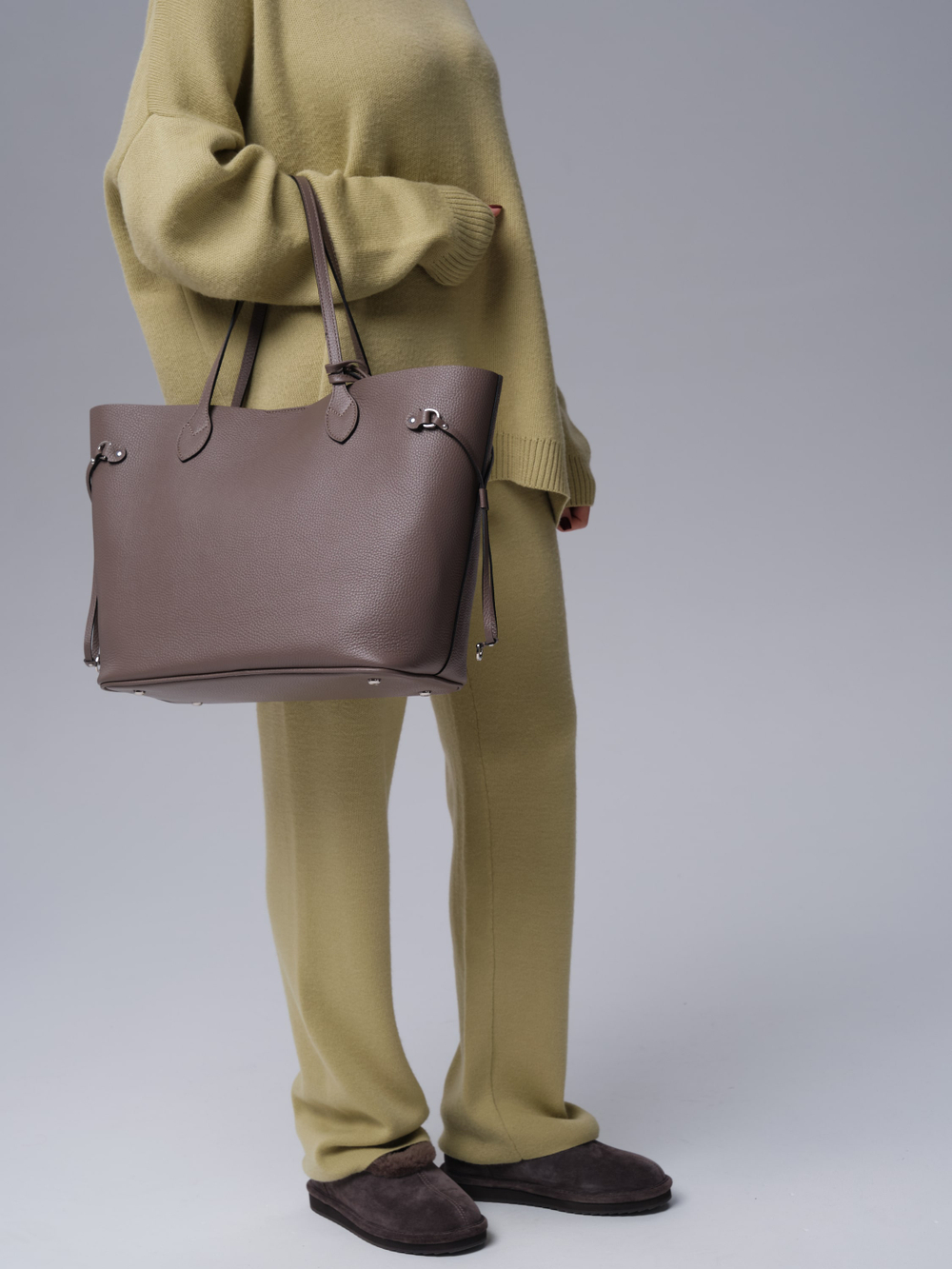 Сумка кожаная шоппер Deboro 30890 тауп