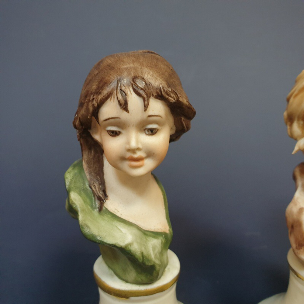 Фарфоровая мануфактура Capodimonte «Мальчик и девочка»