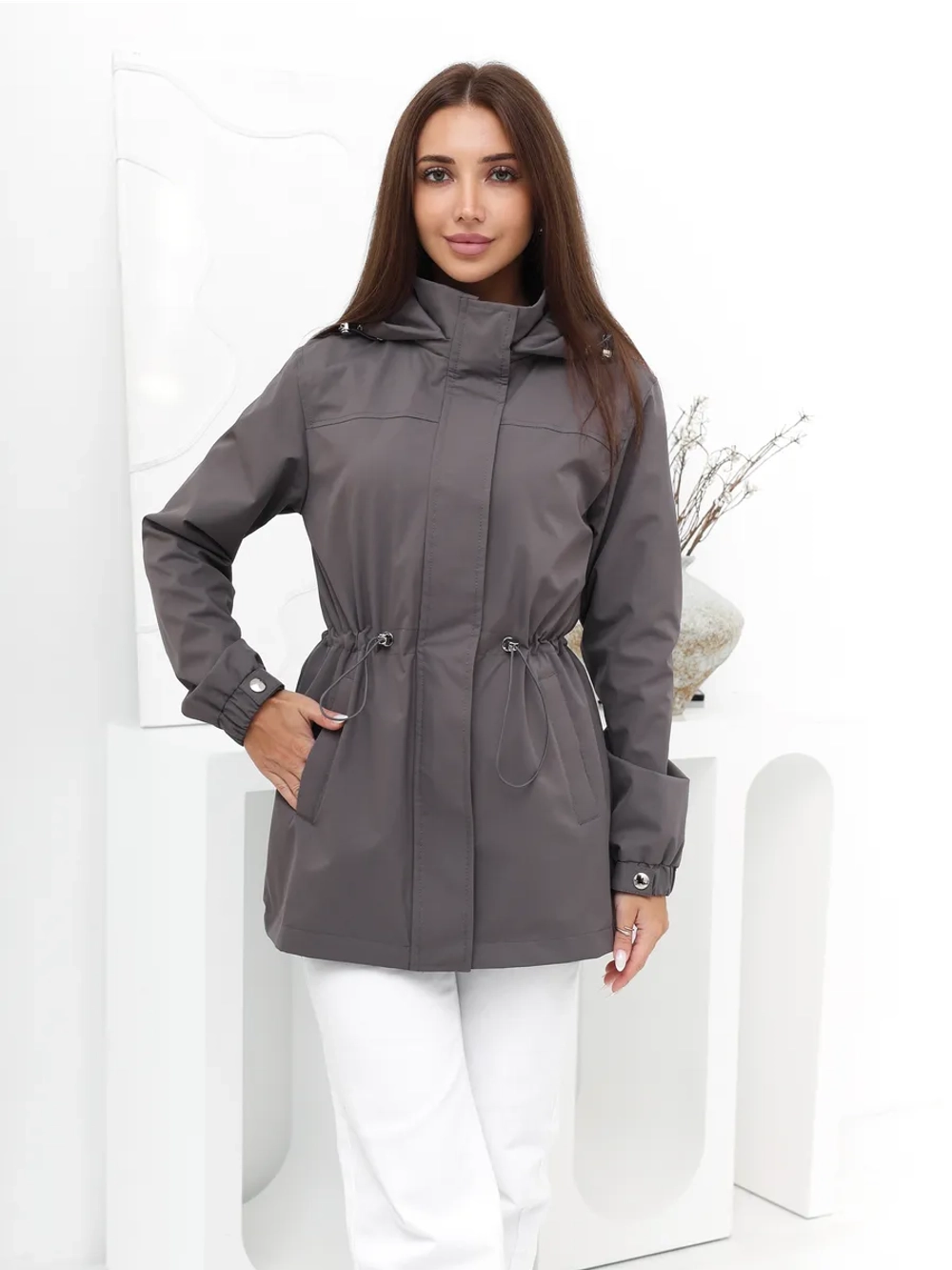 Ветровка с капюшоном удлиненная