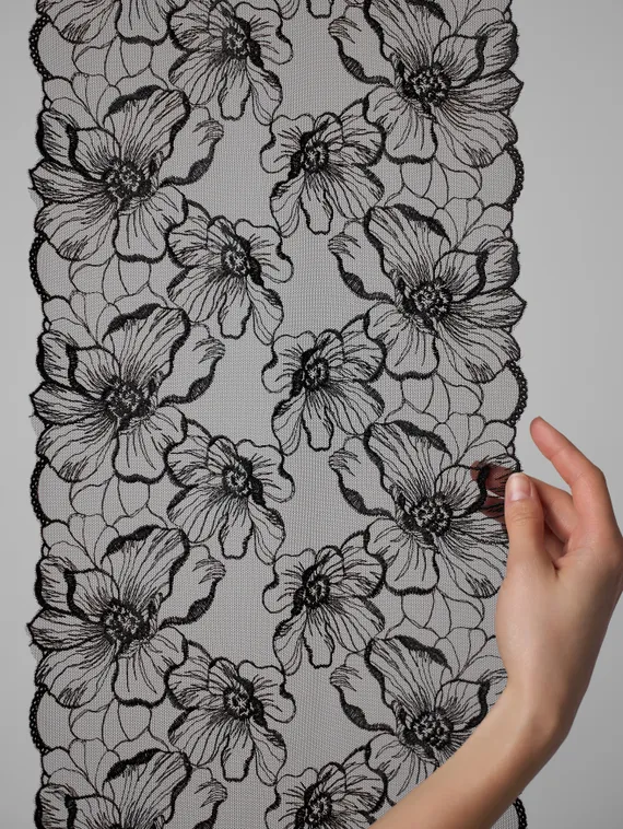 05-172 Вышивка на неэл. сетке 25 см, черный