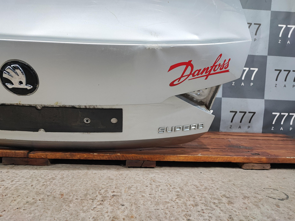 Крышка багажника Skoda Superb 3 15-19 Б/У Оригинал 3V5827173A