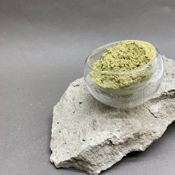 Матча из таволги слабо ферментированной