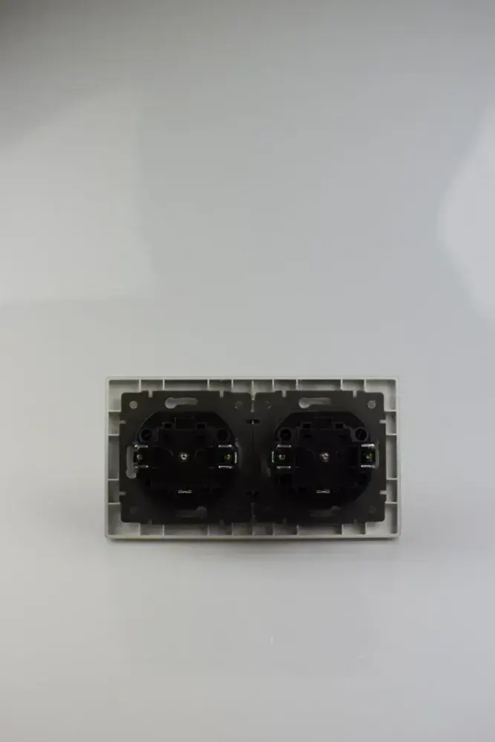 Розетка двойная серая