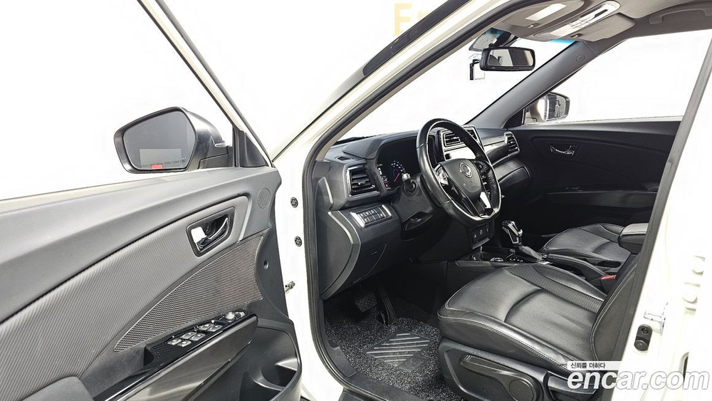KG Mobility (Ssangyong) Very New Tivoli Дизель 1.6 2WD (01.2020)