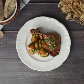 Тарелка 23 см, фарфор "NOBLE" серия "Retro Ritz & Bella-White"