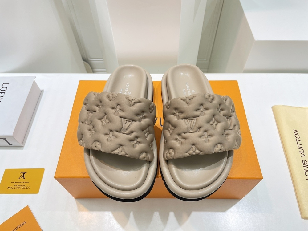 Louis Vuitton Pool Pillow Comfort Mule