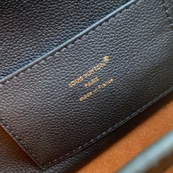 Louis Vuitton Capucines MM Souple