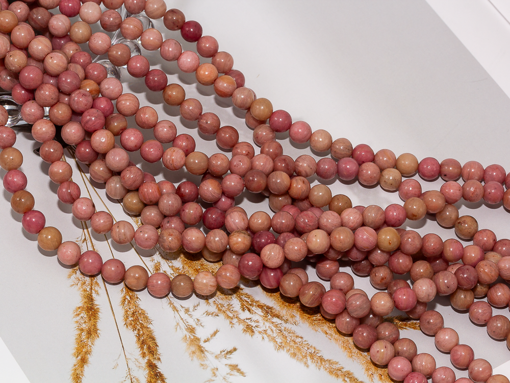 Нить бусин из родонита 6,5мм