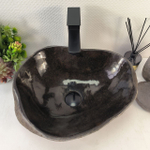 Раковина из речного камня RS-65216 44*36*15 0861