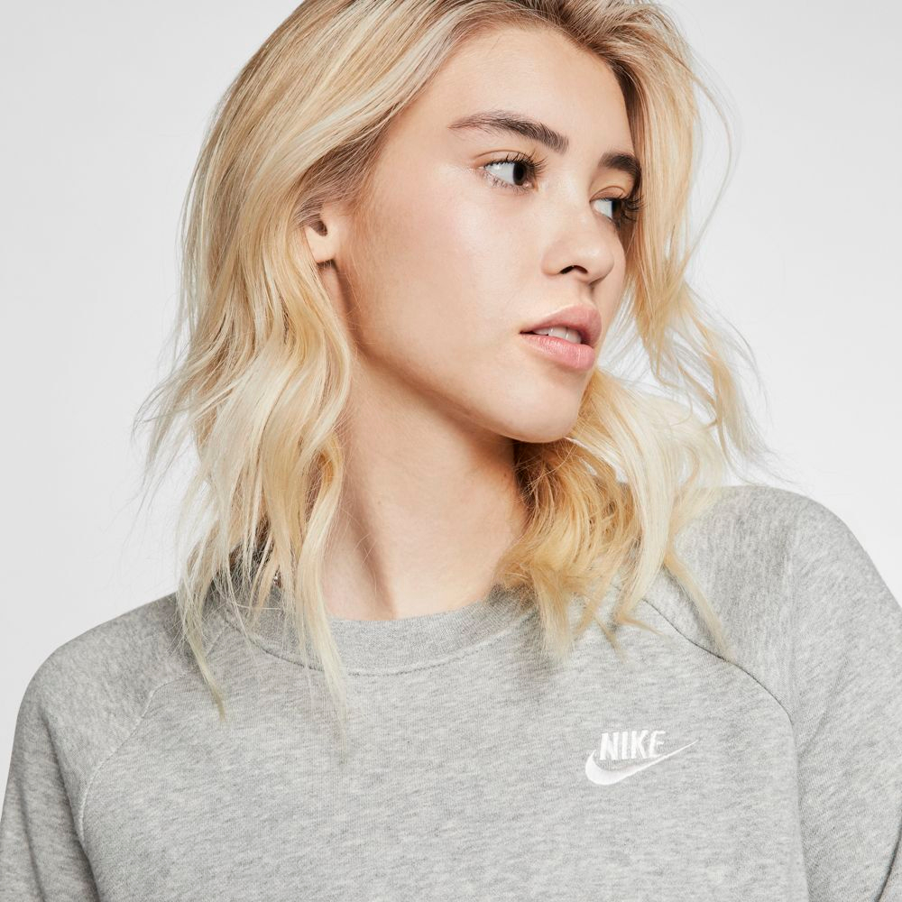 Толстовка женская NIKE Sportswear Essential