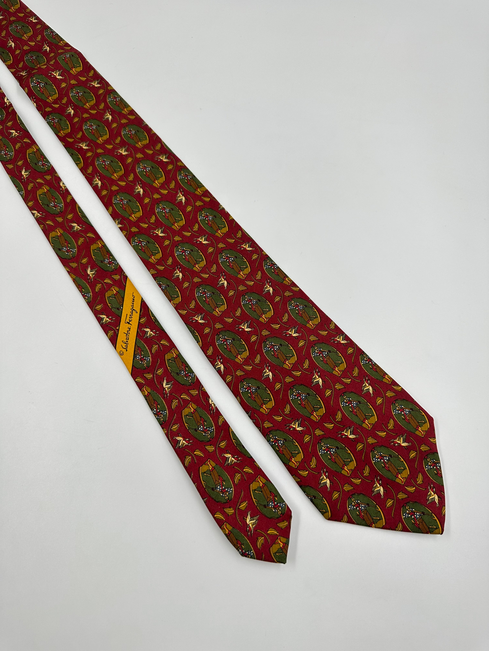 Галстук красный Salvatore Ferragamo