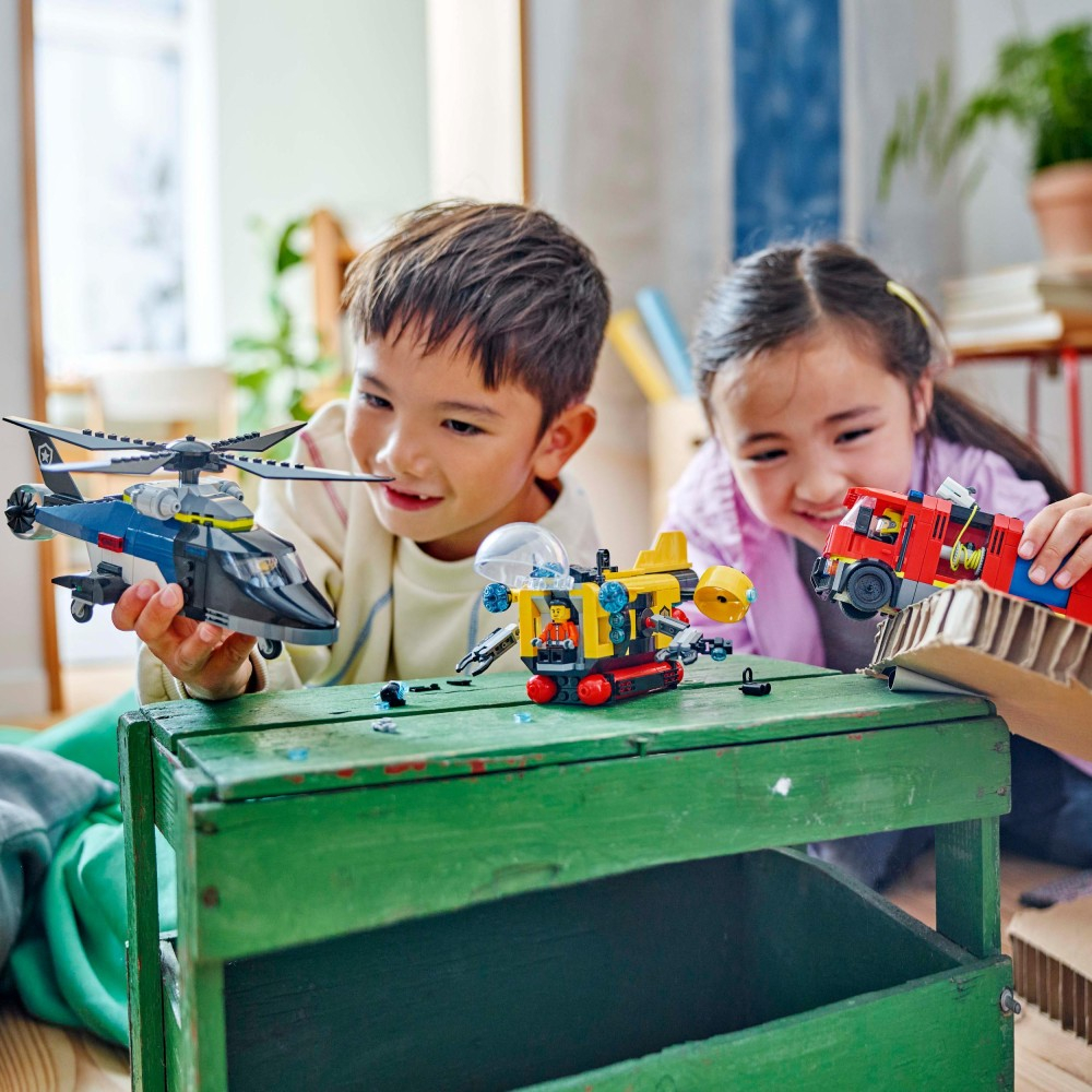 LEGO City - Набор с вертолетом, пожарной машиной и подводной лодкой 60462