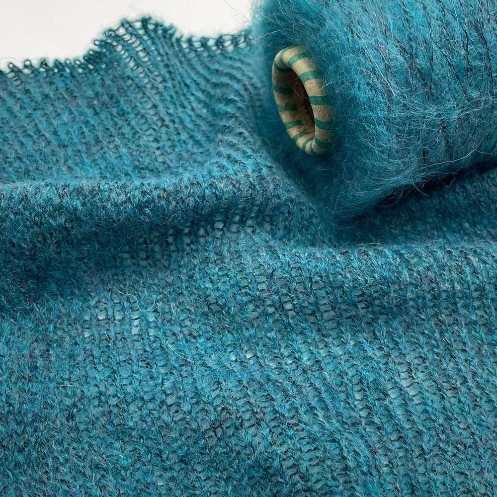 LAGOPOLANE 30% вспушенный меринос 15% полиамид 34% полиакрил 17% нейлон 4% др. волокна