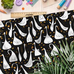 Ткань дюспо толпа гусей на черном