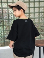 Черная футболка для мальчика в школу