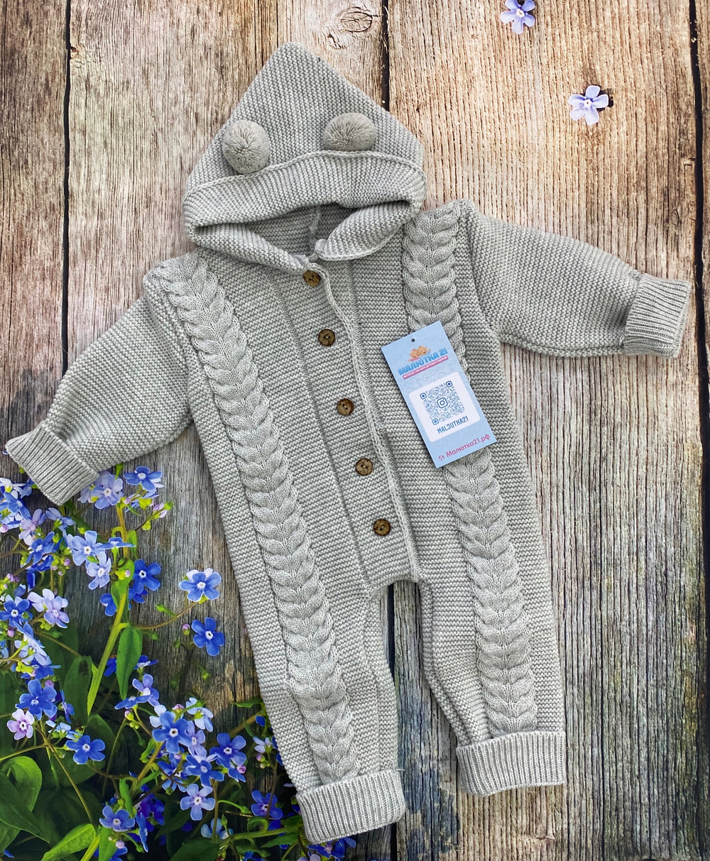 Комбинезон вязаный с капюшоном "Коса-К" (открытые ножки) (Цвет: Серый, Размер: 74)