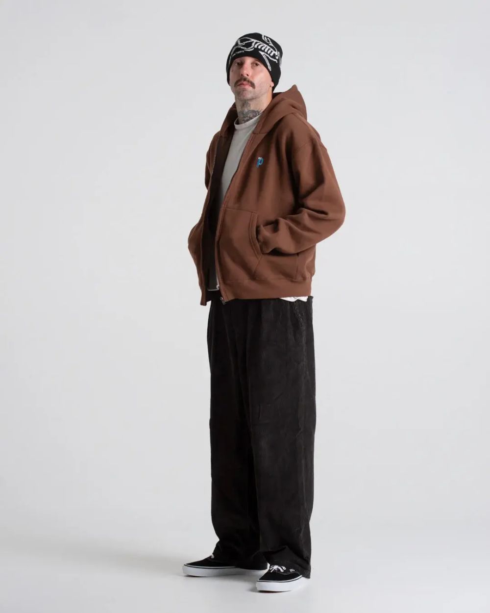 Брюки Postaments Looser Cord черные