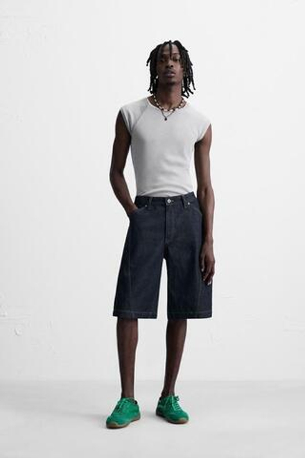 ZARA ДЖИНСОВЫЕ ШОРТЫ-БЕРМУДЫ BAGGY FIT С ОТСТРОЧКОЙ, СИНИЙ