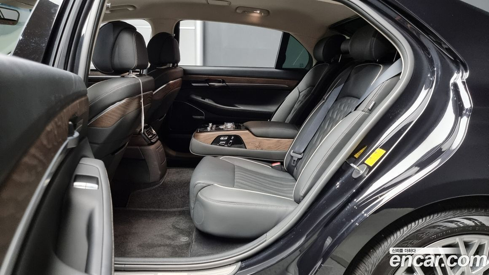 Genesis G90 3.8 AWD (03.2021)