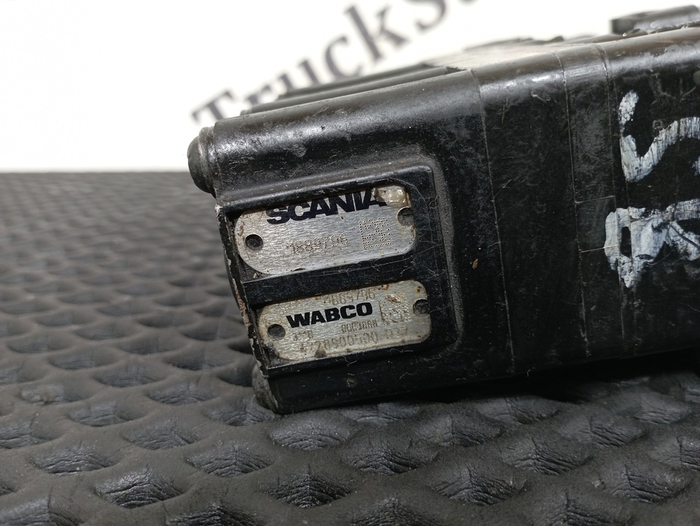 Кран уровня пола главный