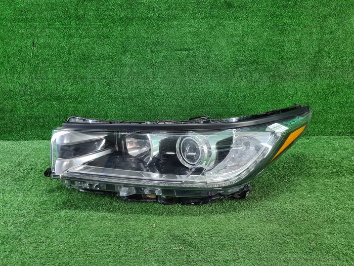 Фара левая Toyota Highlander 3 U50 (16-19) галоген