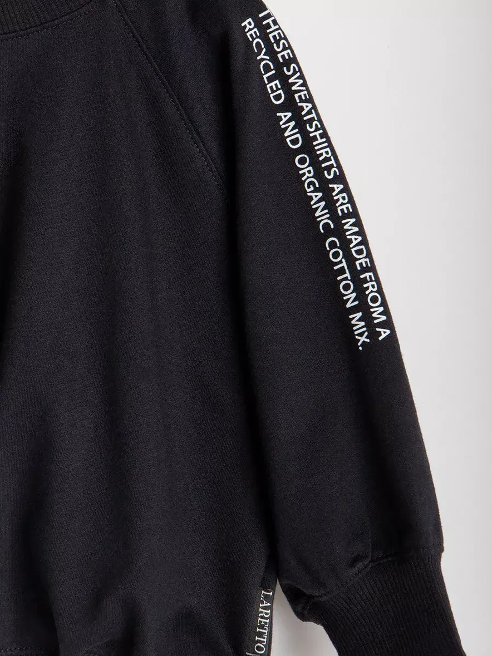 Черный костюм для девочки, толстовка и юбка