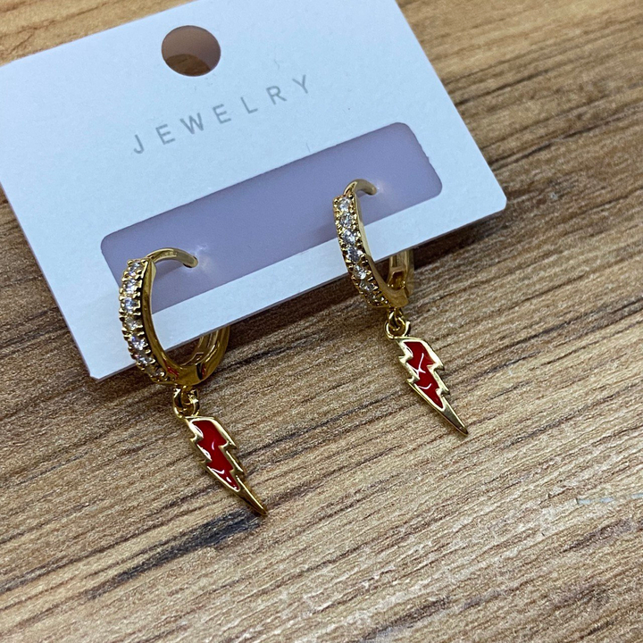 Серьги кольца Молния эмаль цвет красный стразы металл золотистый