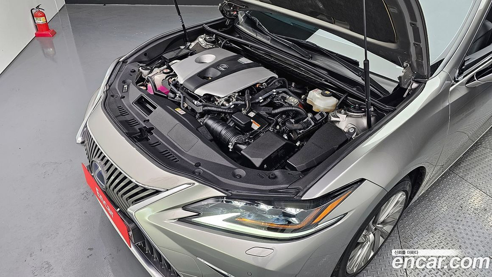 Lexus ES300h 7 Generation Executive (04.2021)