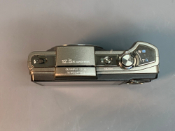 Olympus SZ-20 крышка аккумулятора не закрывается