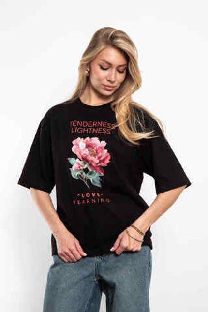 Футболка женская с оверсайз Пион (черная)