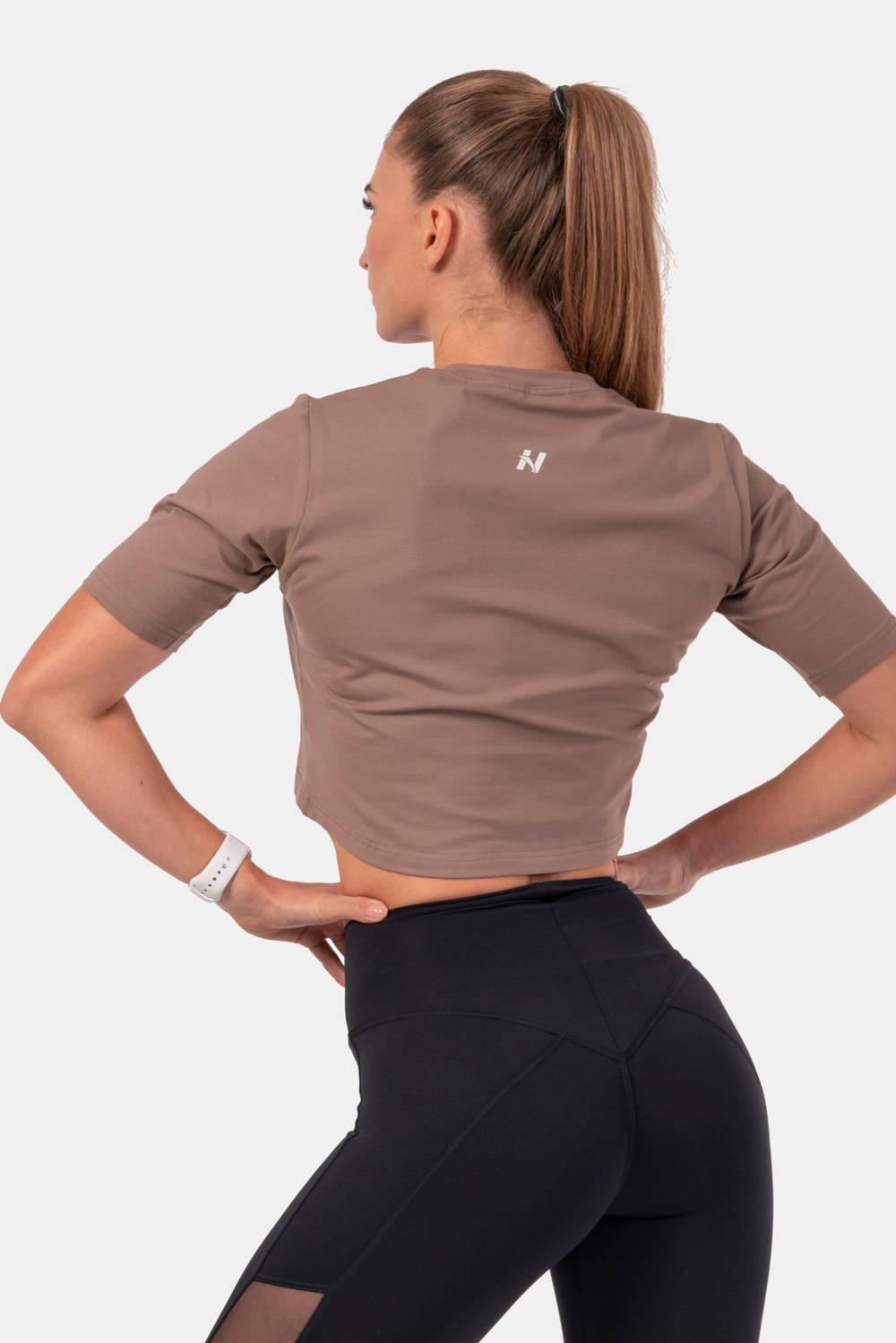 Футболка MINIMALIST LOGO NEBBIA CROP TOP 600 Коричневая