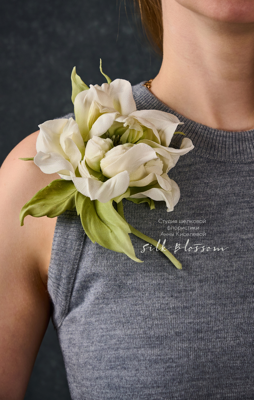 Брошь из шелка - Роза Бэль бело-лаймовая