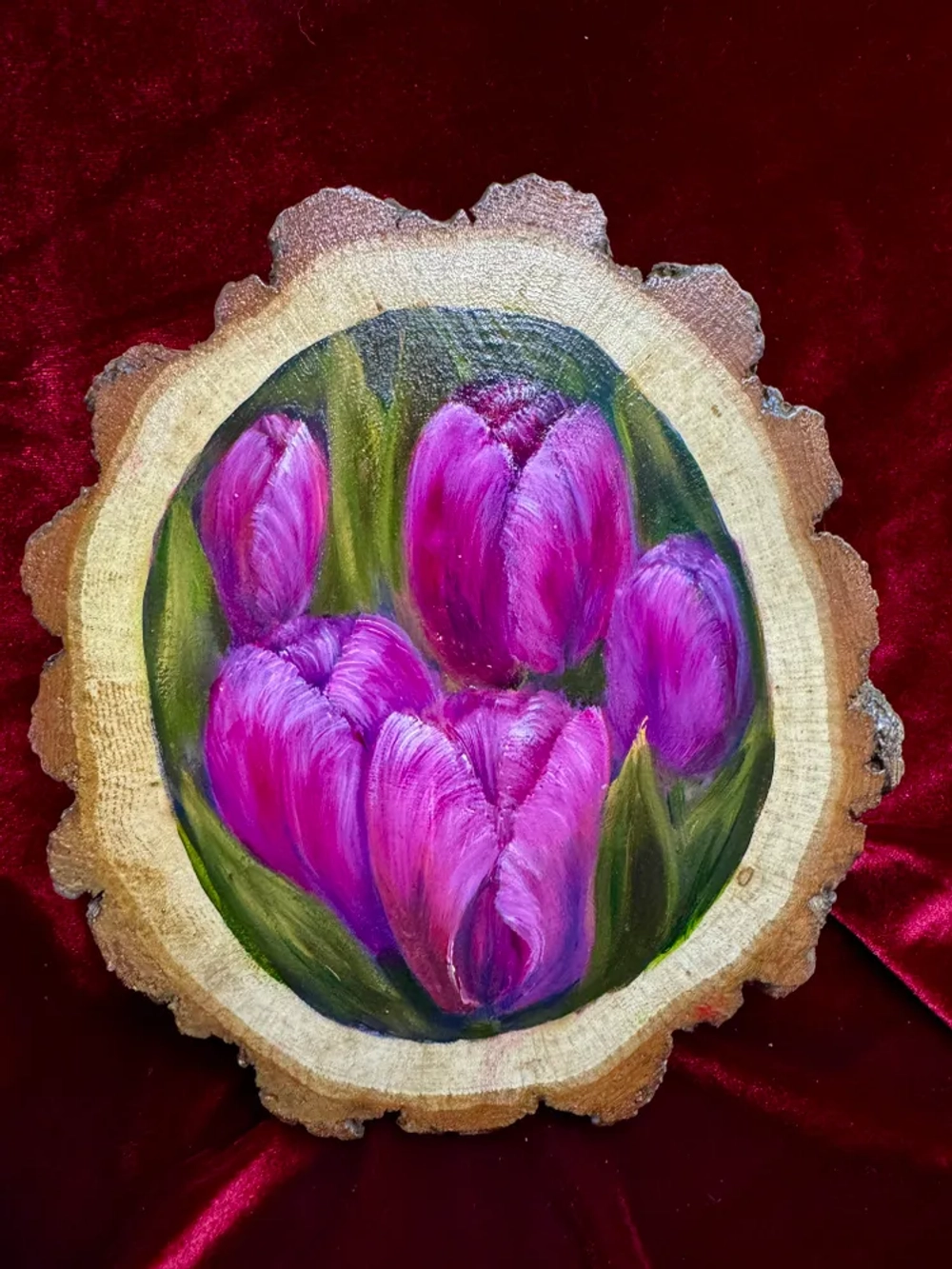 Тюльпаны - картина маслом на срезе дуба с корой | Художница Ольга Ефимова