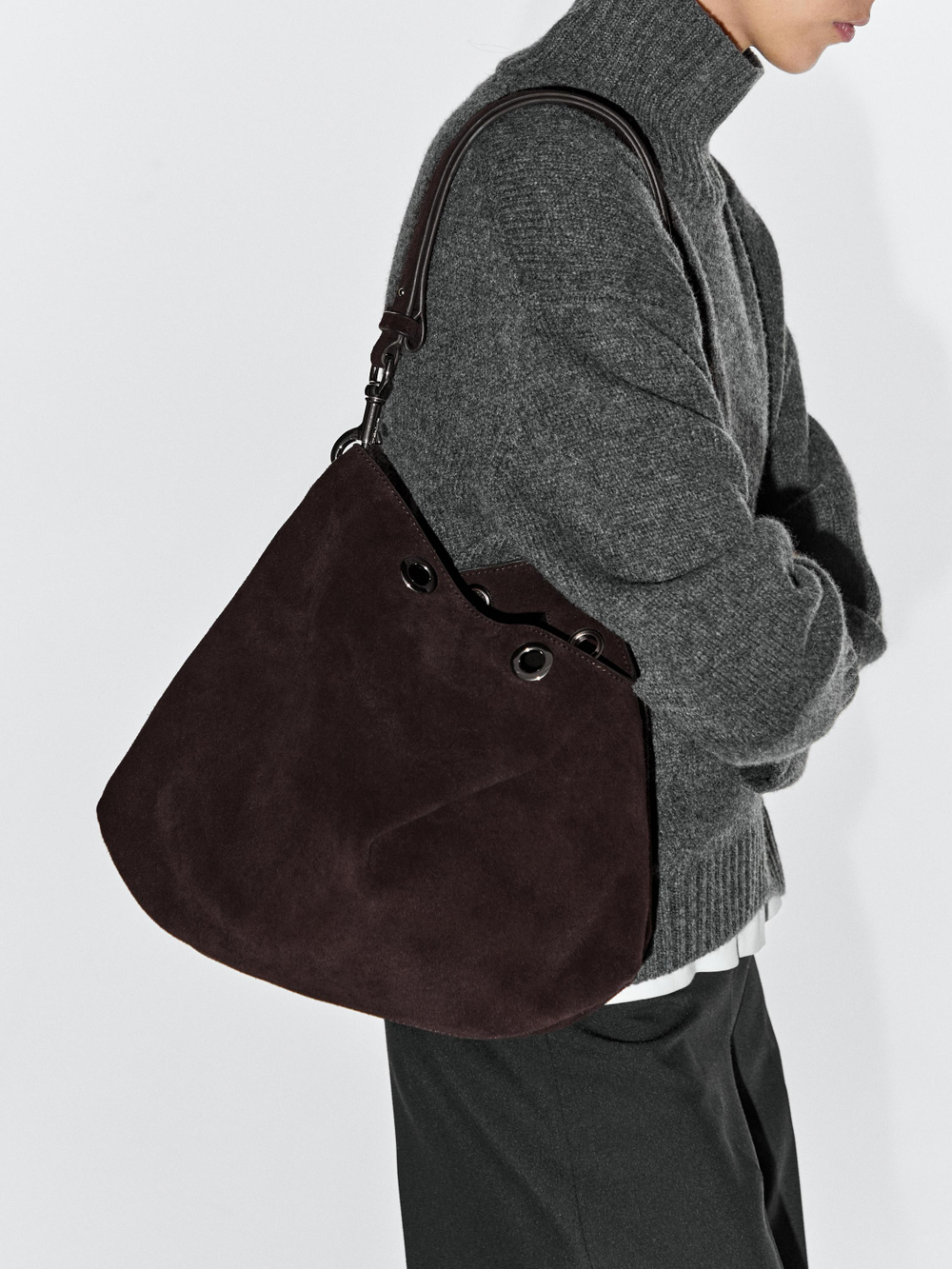 Massimo Dutti Сумка из натуральной замши с люверсами, шоколадный