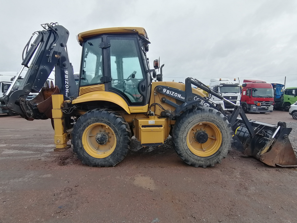 BIZON 888 Экскаватор-погрузчик 888 (Дизельный, 4,4 л, 102 л.с., АТ)