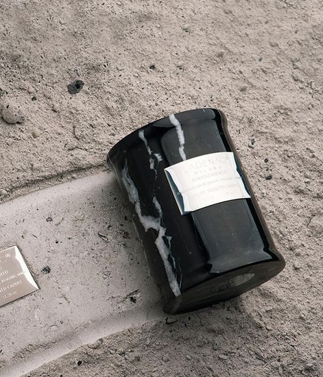 Bois Précieux d'Inde, свеча в мраморе Rinascimento collection, Ladenac Milano