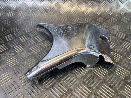 Крышка рамы правая Suzuki Intruder VS750 VR51A