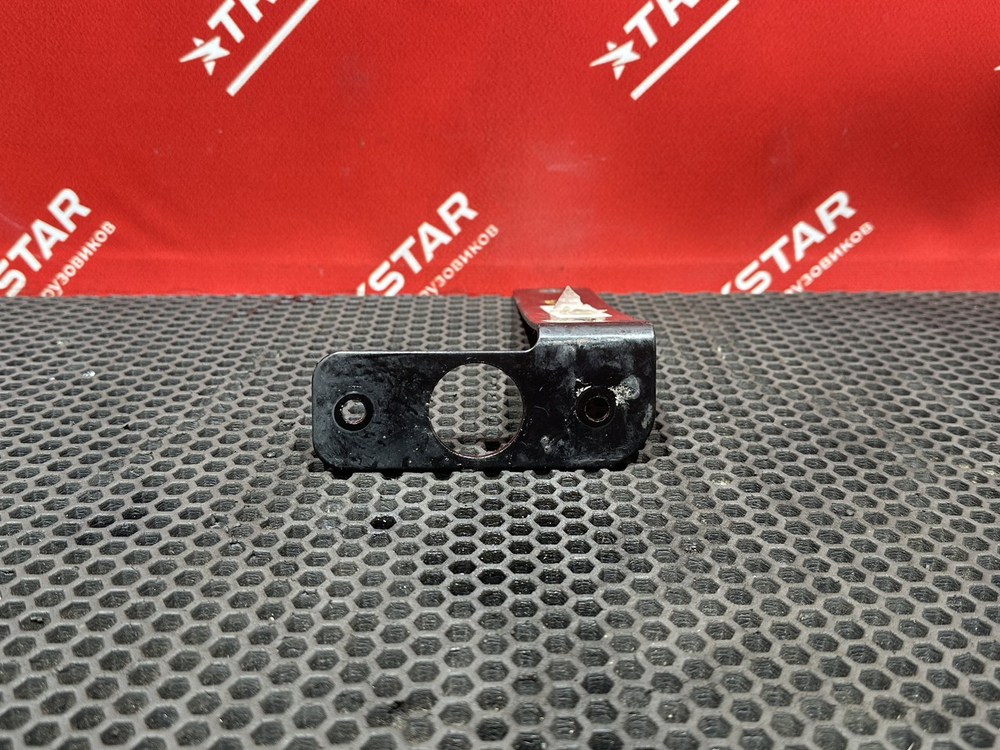 Кронштейн бокового габарита