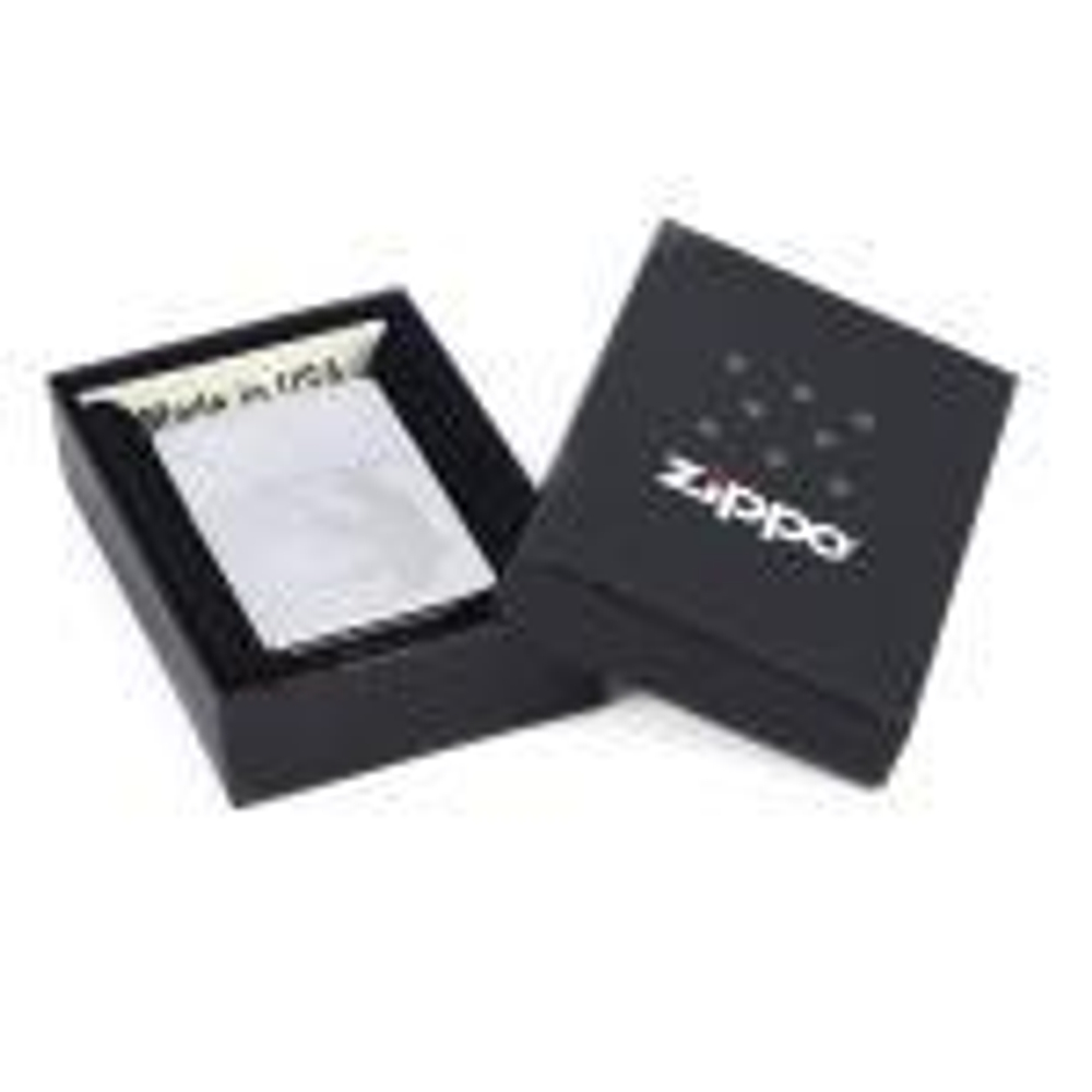 Зажигалка ZIPPO Classic Brushed Chrome™ с изображение рыбака с добычей ZP-200 Fisherman