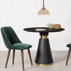 Стол черный Piza