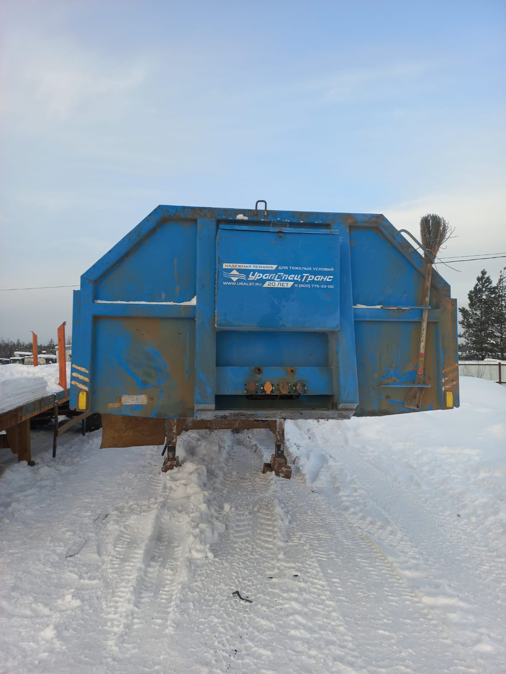 УралСпецТранс 9465* Полуприцеп бортовой 94654L