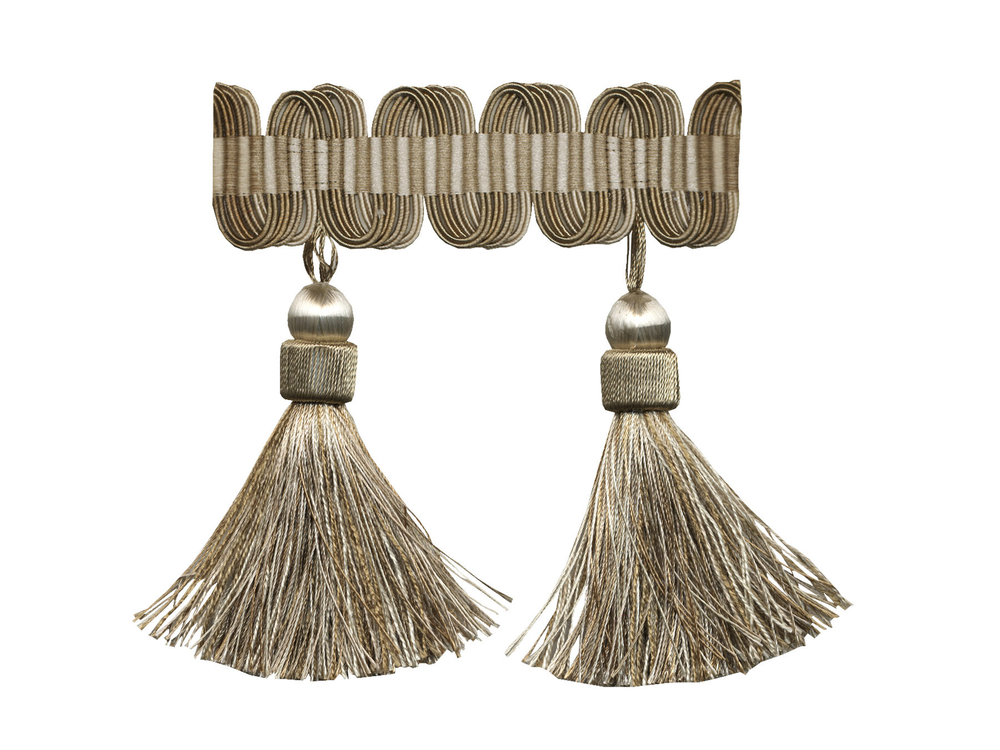 10017/27 Бахрома с шариками и кисточками